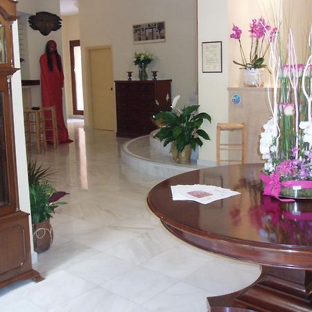 Efplias Hotel Apartments Pireusz Kültér fotó