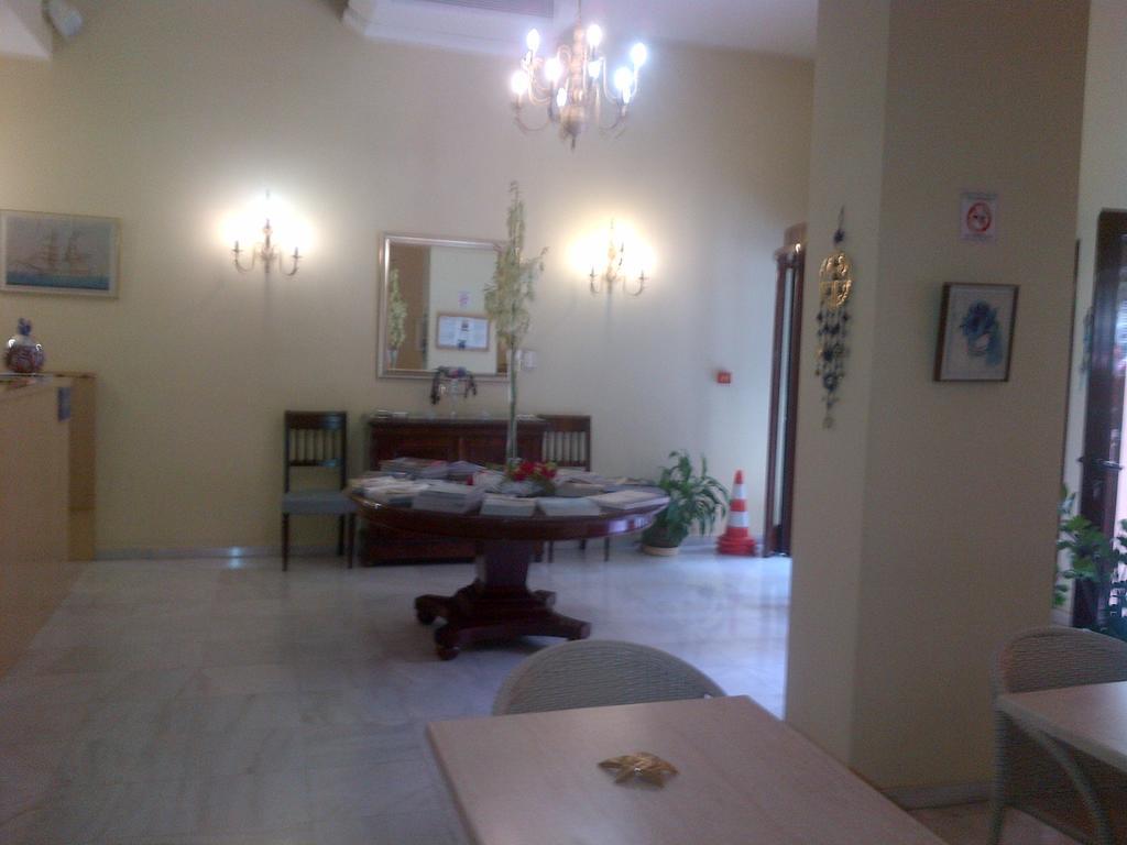 Efplias Hotel Apartments Pireusz Kültér fotó