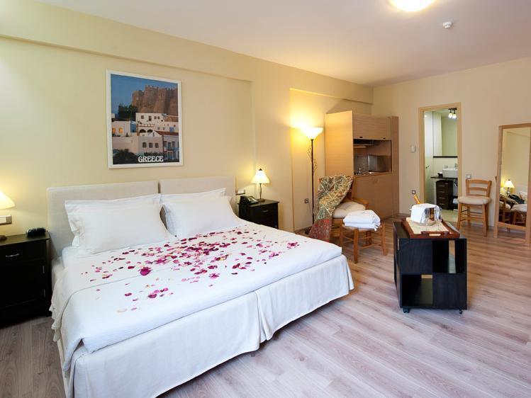 Efplias Hotel Apartments Pireusz Kültér fotó