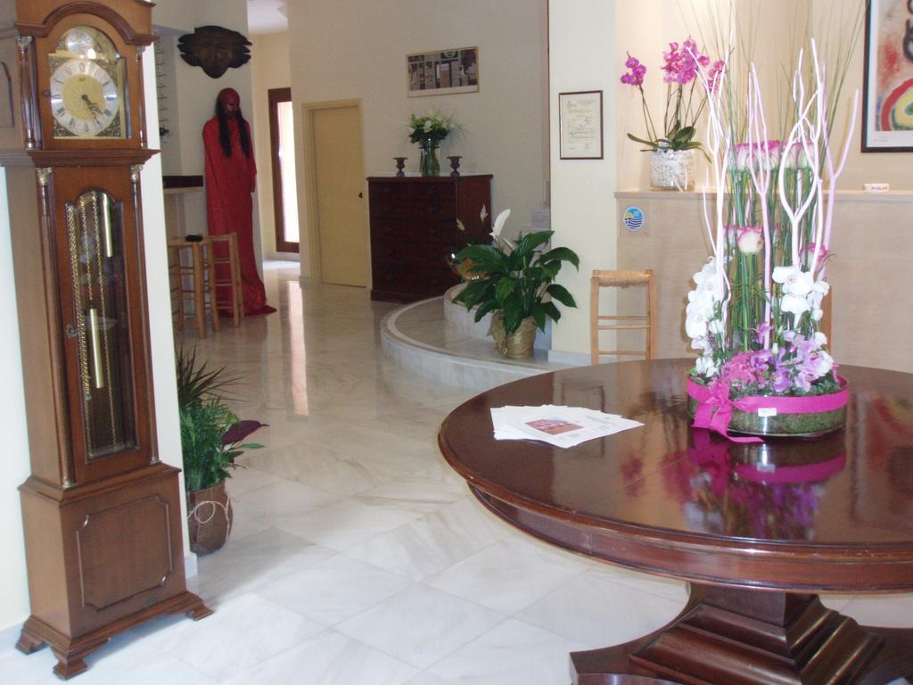Efplias Hotel Apartments Pireusz Kültér fotó