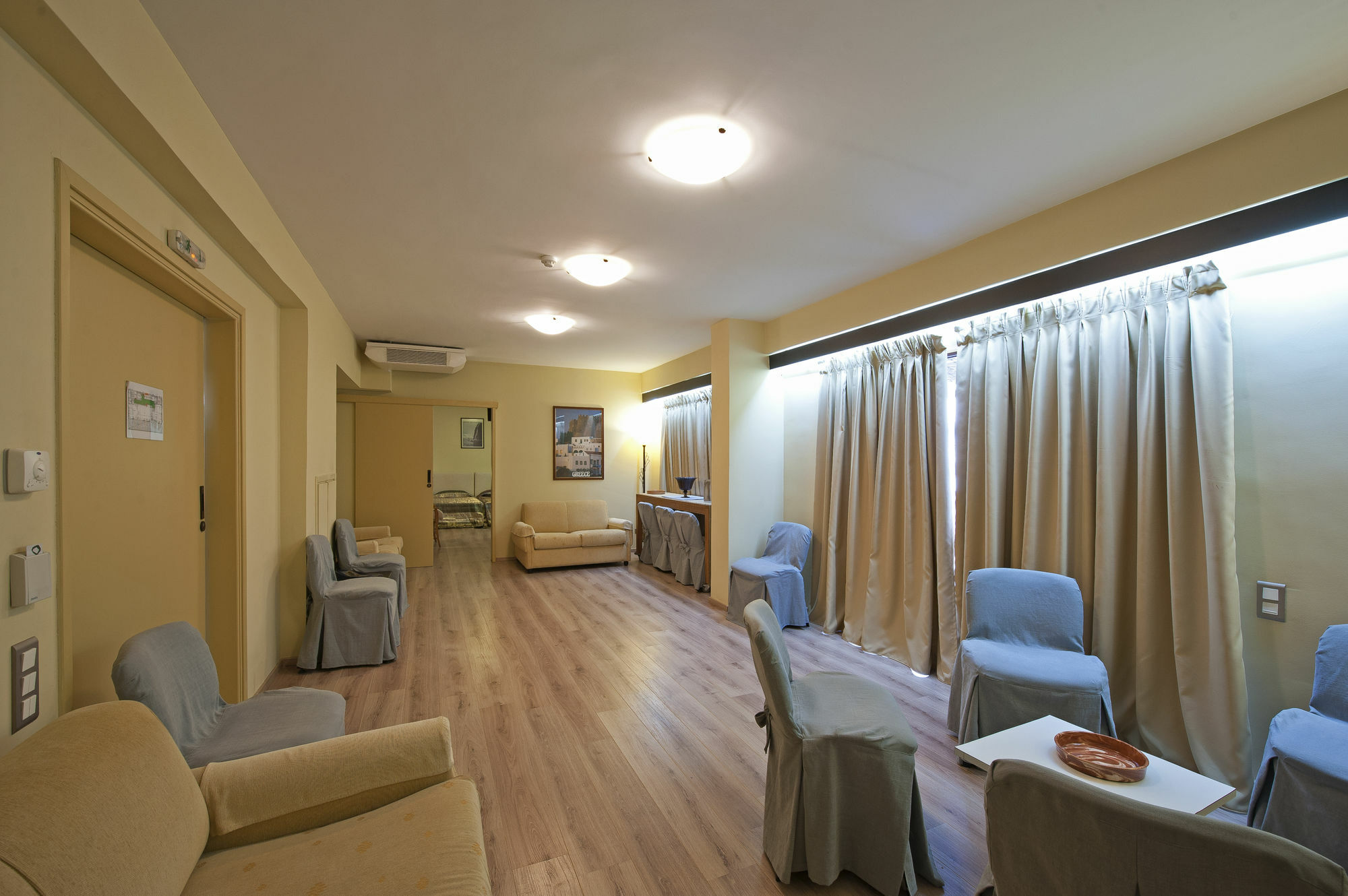 Efplias Hotel Apartments Pireusz Kültér fotó