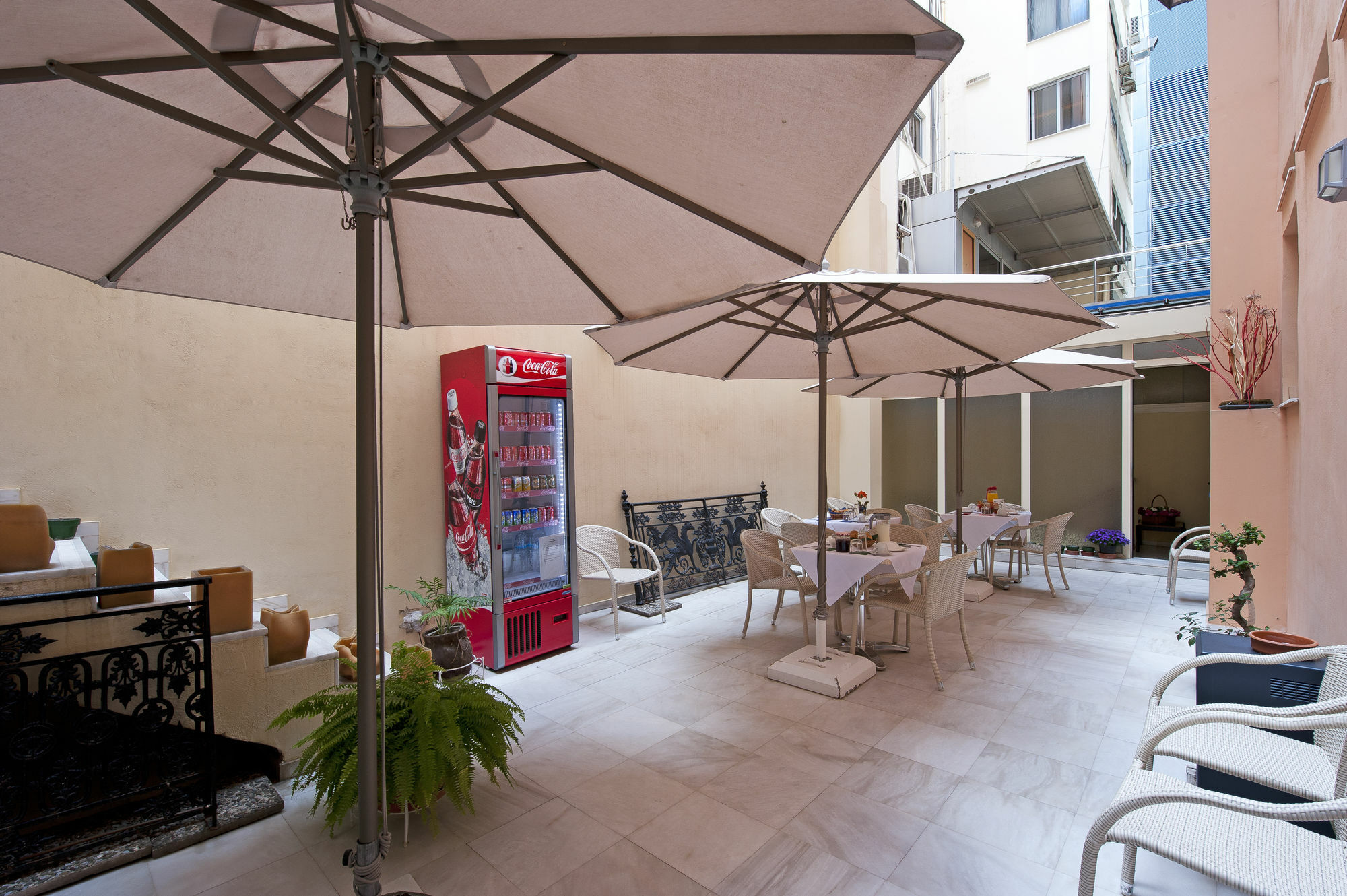 Efplias Hotel Apartments Pireusz Kültér fotó