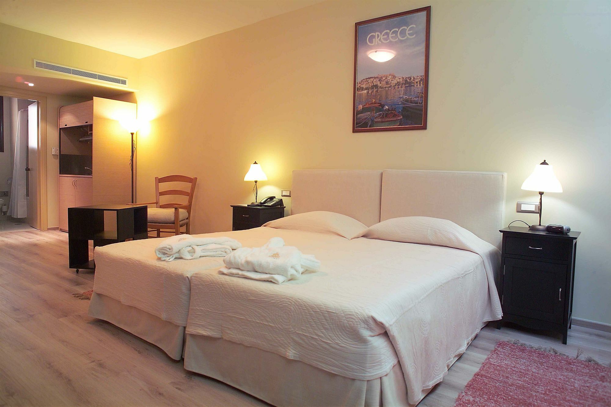 Efplias Hotel Apartments Pireusz Szoba fotó