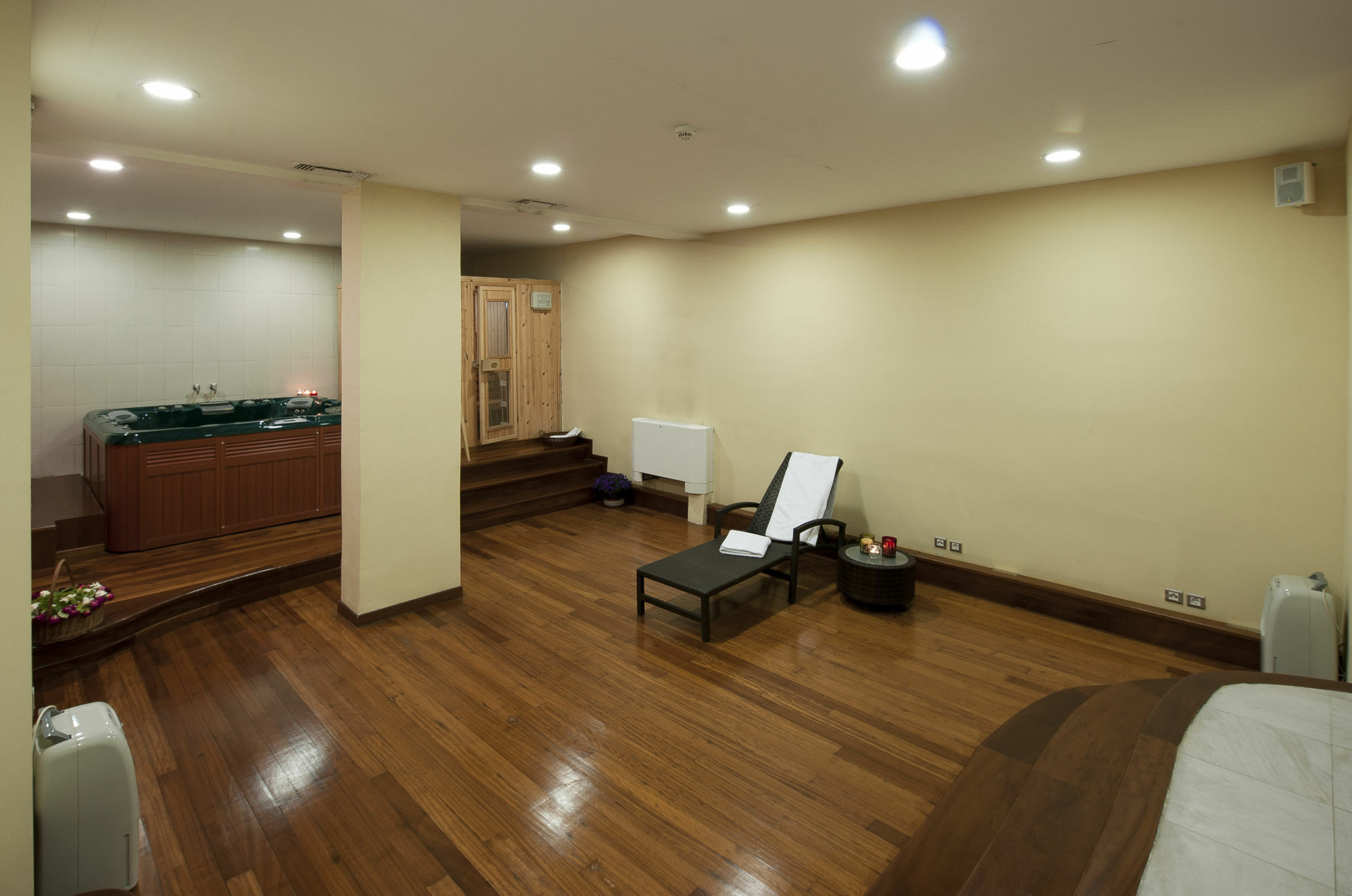 Efplias Hotel Apartments Pireusz Kültér fotó
