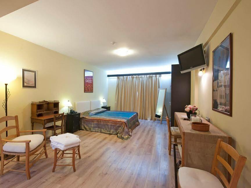 Efplias Hotel Apartments Pireusz Kültér fotó
